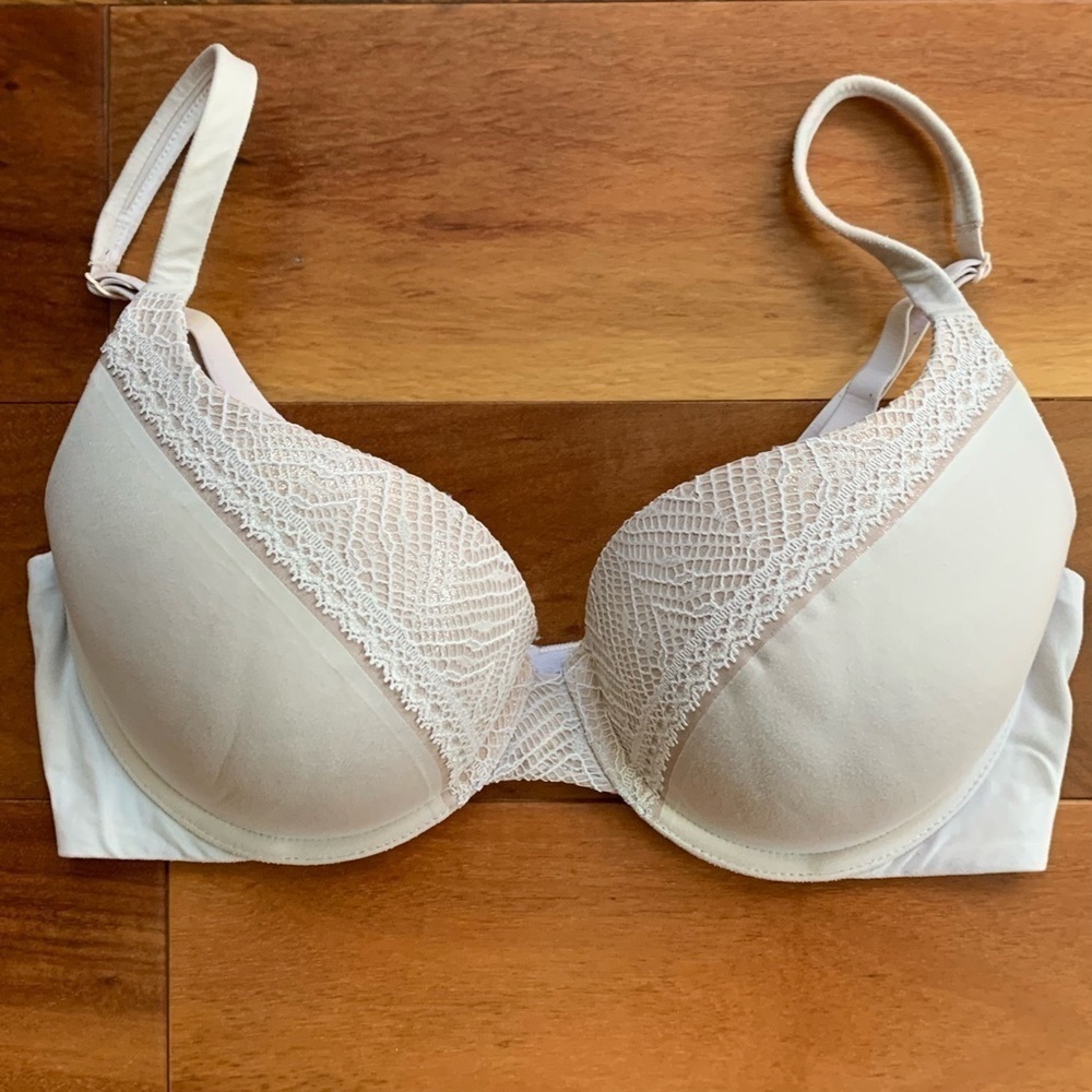 Victoria’s Secret Body By Victoria Perfect Shape Bra